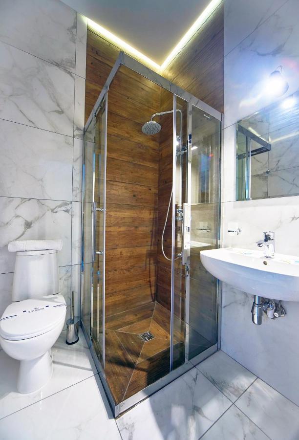 Hotel Buninn Одеса Екстериор снимка
